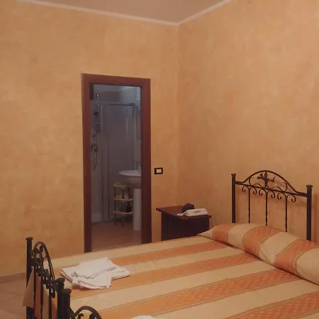 Bed & Breakfast Paradise House