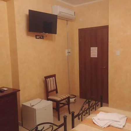 Paradise House Nocleg ze śniadaniem 3*